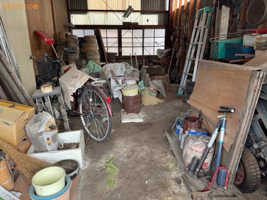 自転車、農機具、脚立、空気入れ、バケツ、椅子、板等の回収・処分